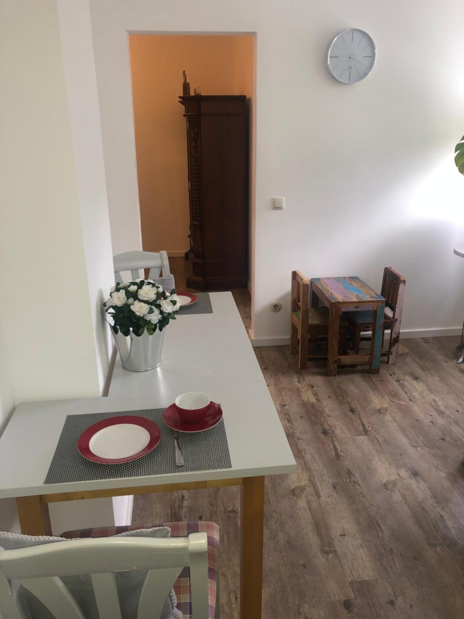 Bel Art Etage Mit Grossem Parkplatz Apartment ฮาน ภายนอก รูปภาพ